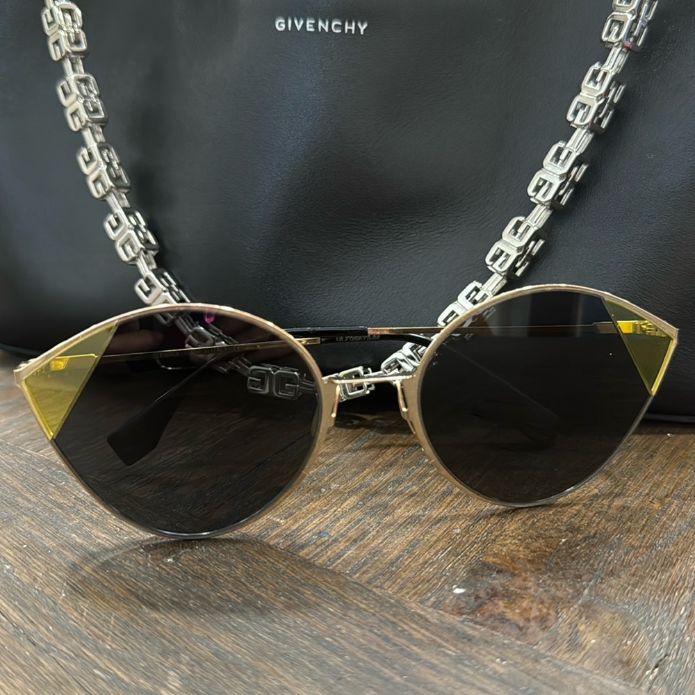 Fendi sunglasses 🔥🔥